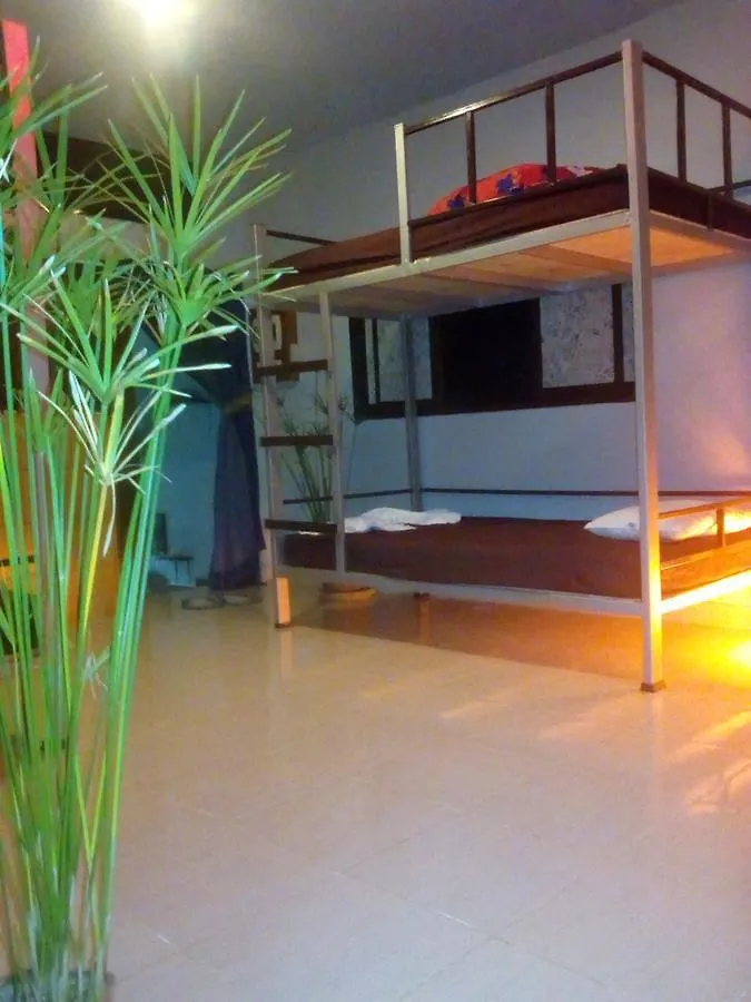 Sake Beach Hostel Ko Lanta